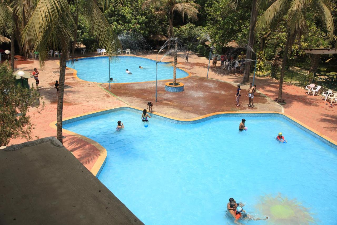 Pinewood Resort คาร์จัต ภายนอก รูปภาพ