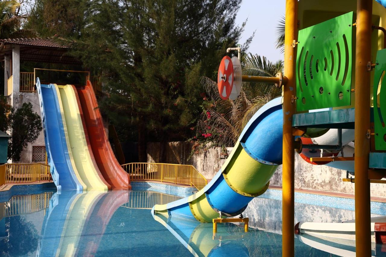 Pinewood Resort คาร์จัต ภายนอก รูปภาพ